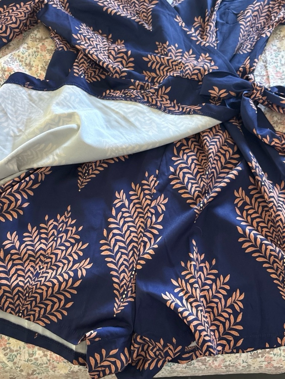 SHEIN Navy Wrap Dress with Blush Leaf Print - Picture 4 of 4